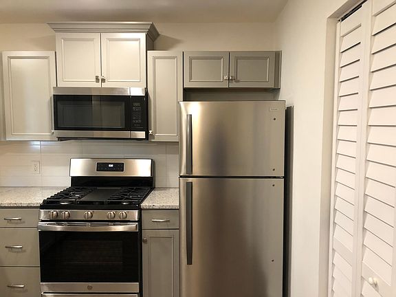 2nd image of 1007 Pinetree Ct