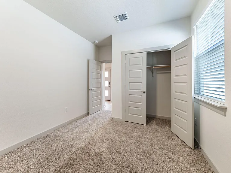 2416 Tucker Ln — Photo 19