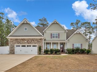 6051 Whitemoss Ct, Fayetteville, NC 28311