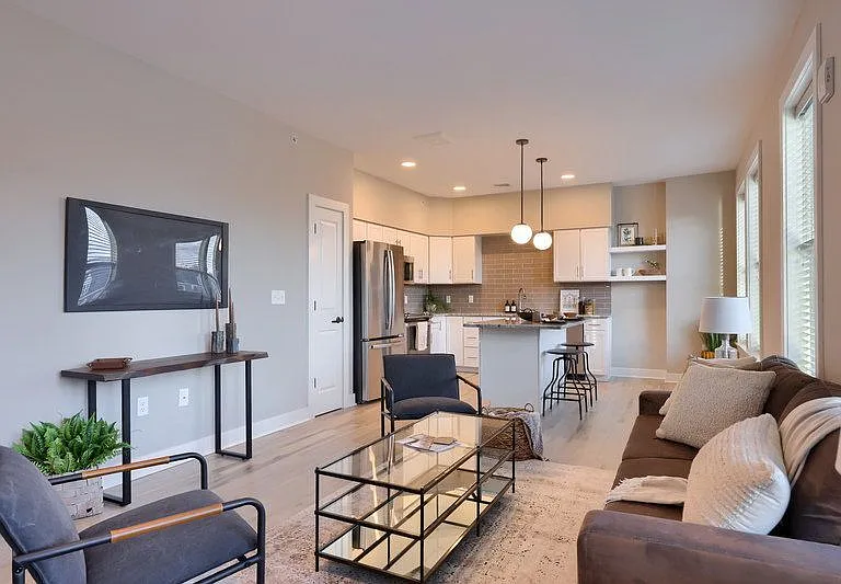 213 Jackson St #9 — Photo 5