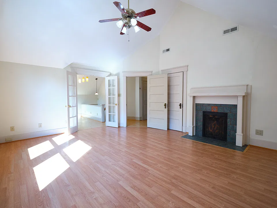 803 Phillips Ave #2