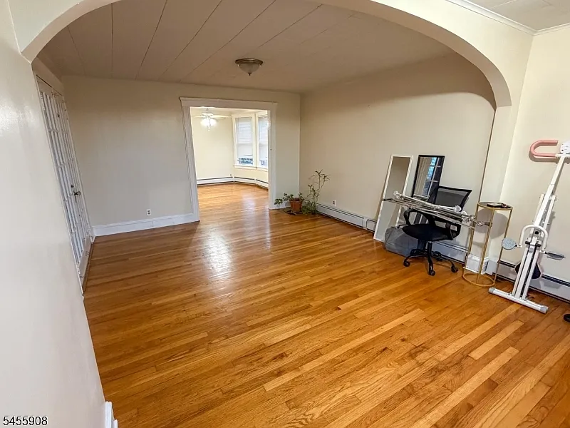 3 bed, 1.0 bath, $2,600 — Photo 3
