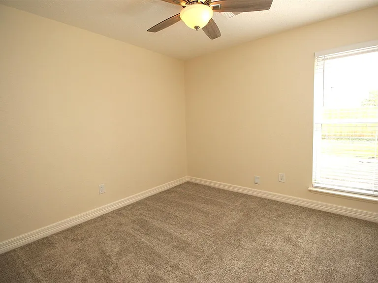805 Willow Creek Dr — Photo 20