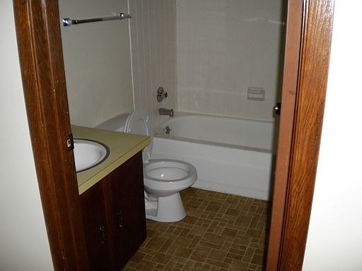 4th image of 3270 Roosevelt Way APT D