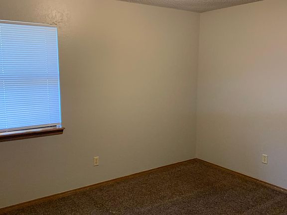 4th image of 210 NW North St Unit 6