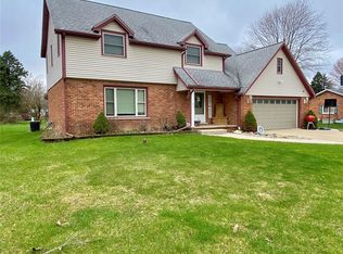 5177 Elizabeth Ln, Almont, MI 48003
