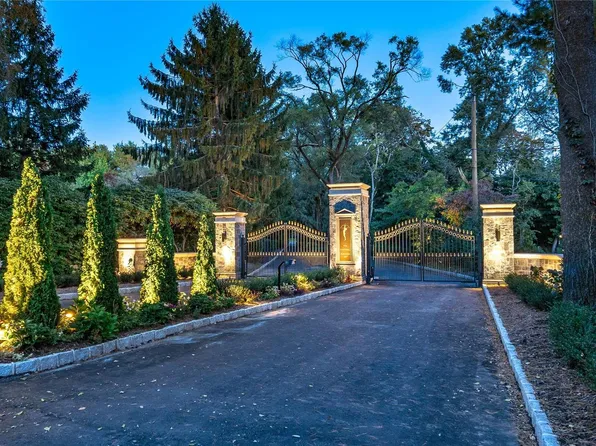 162 Hegemans Lane, Old Brookville, NY 11545