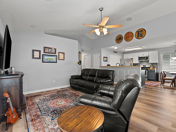 5th image of 1180 Red Stone Dr