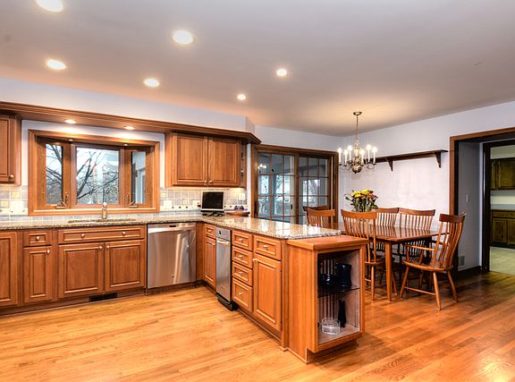 2nd image of 5810 N Corona Dr