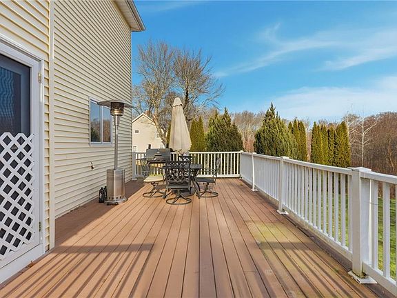 5th image of 100 Hanton Rd