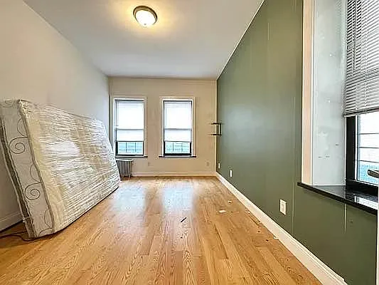 Rented by Bruma Realty LLC | media 9