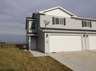 4231 Serenity Ct, Bismarck, ND 58503