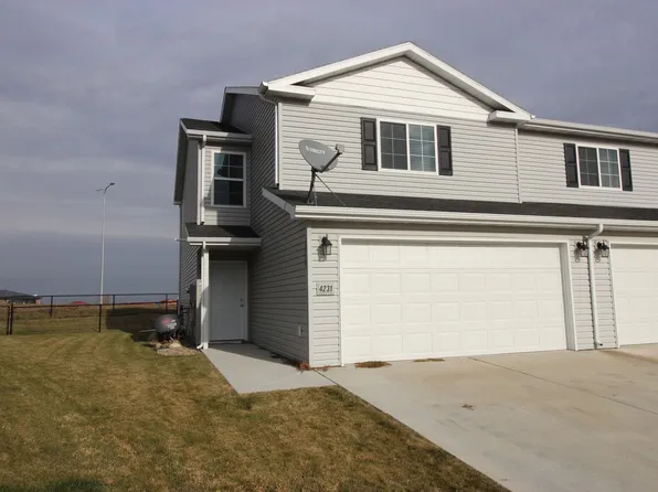 4231 Serenity Ct, Bismarck, ND 58503
