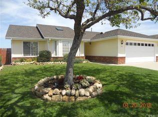 953 E Moonlite Dr, Santa Maria, CA 93455
