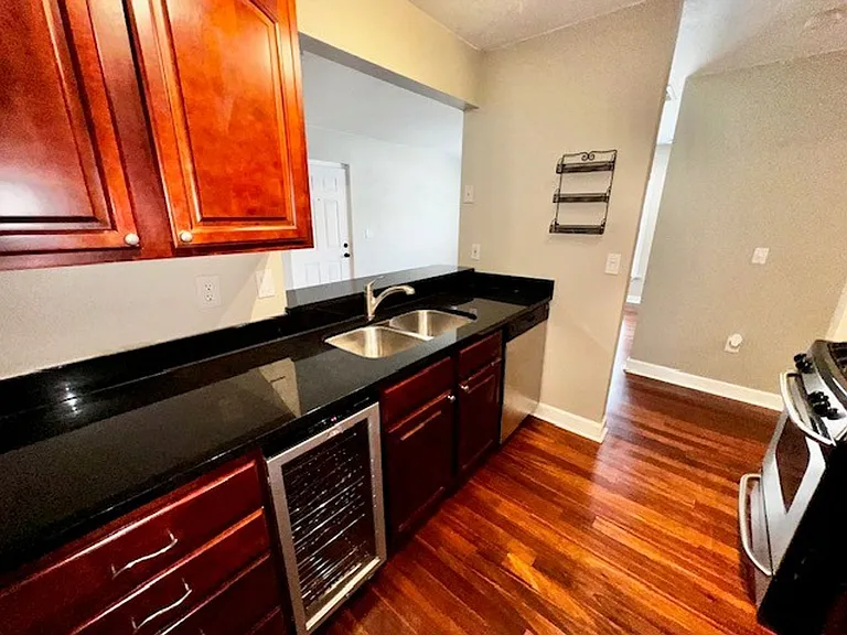 2071 Dixie Belle Dr #K — Photo 10