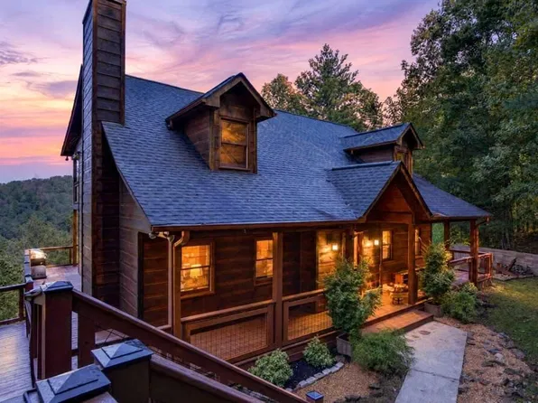 800 Mango Ln, Ellijay, GA 30540