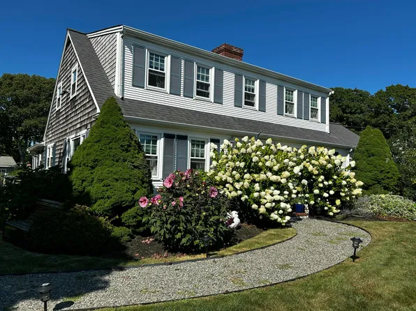86 Marston Avenue, Hyannis, MA 02601
