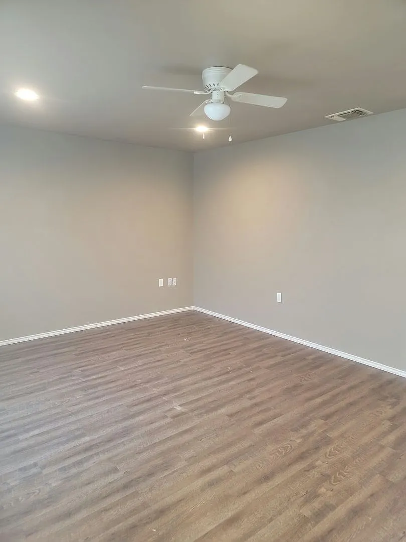 *Newer Construction Home *Hud Approved — Photo 2