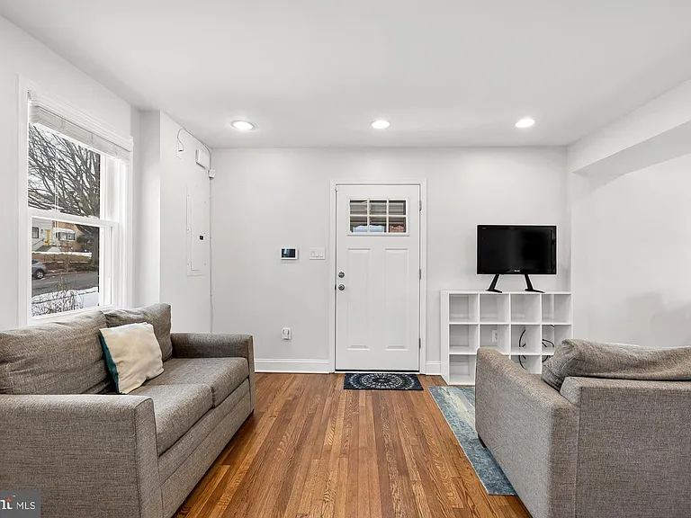 5027 11th St NE — Photo 7