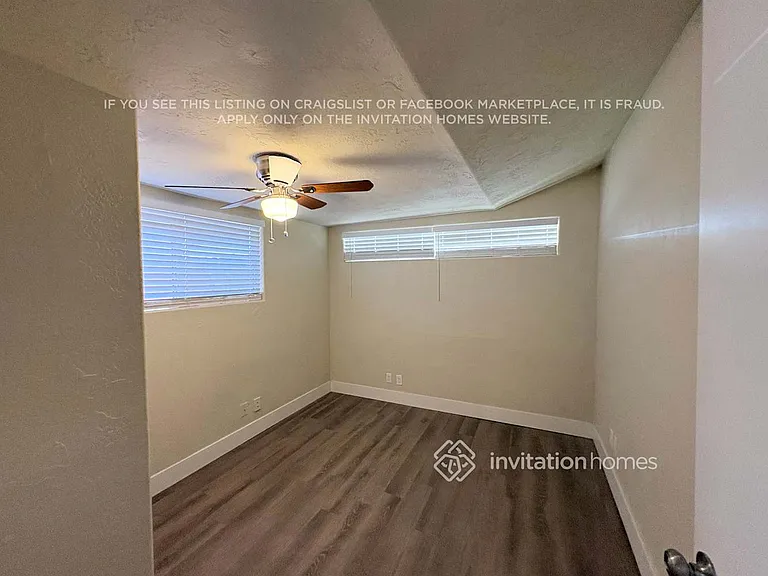 2627 N 70th Pl — Photo 10