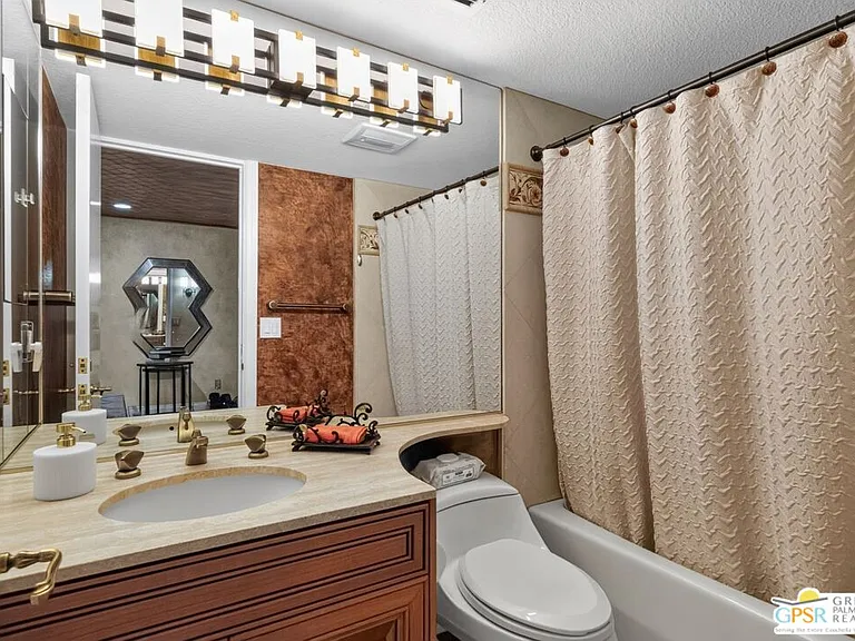 216 Kavenish Dr — Photo 26
