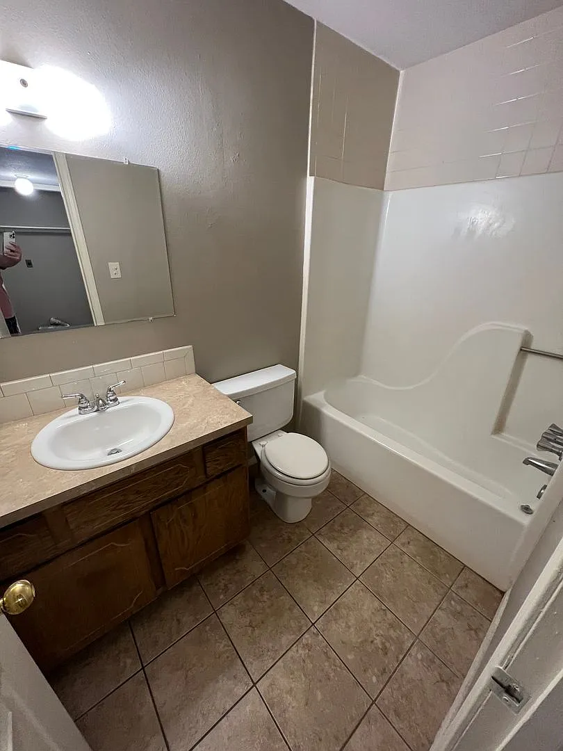 2301 Alma Blvd — Photo 2