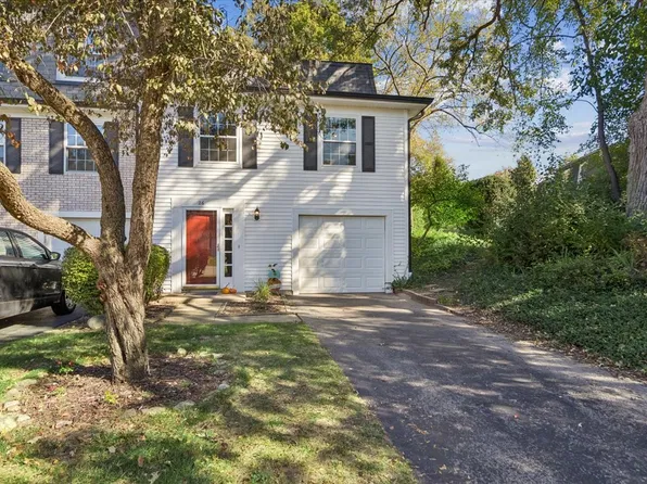 26 Hickory Ln, Cary, IL 60013