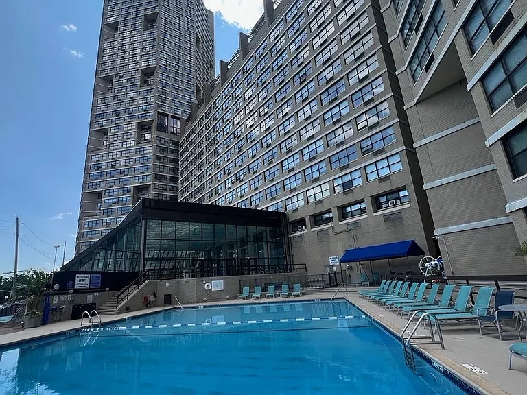 7004 Boulevard East #29D — Photo 8