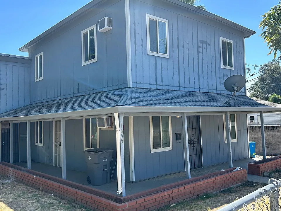 1655-57-59 Oak St