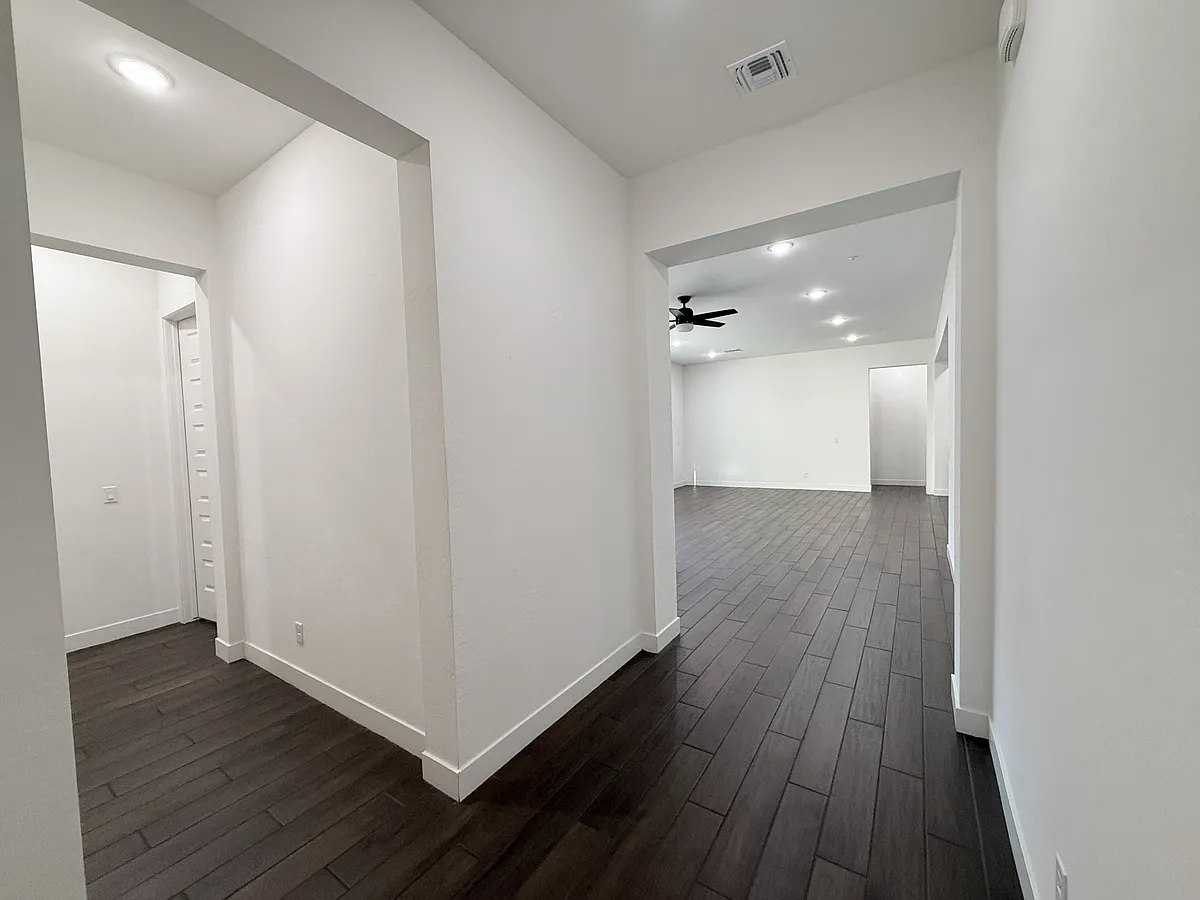Building Photo - 4217 S Penrose Dr