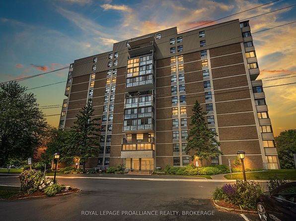 2 Mowat Ave #806, Kingston, ON K7M 1K1