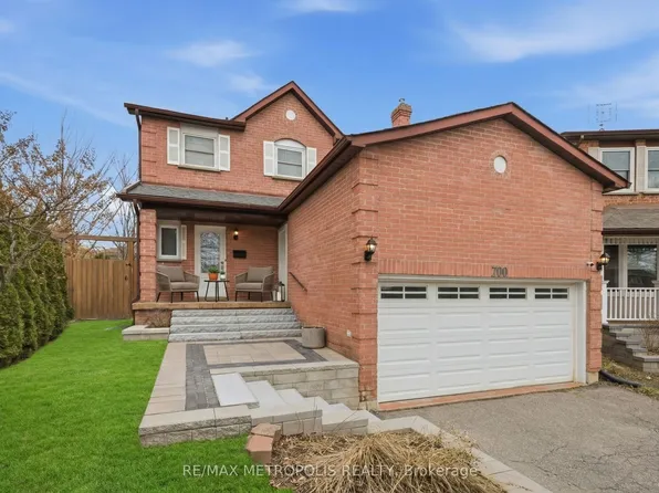 700 Mountjoy Ct, Oshawa, ON L1K 1W8