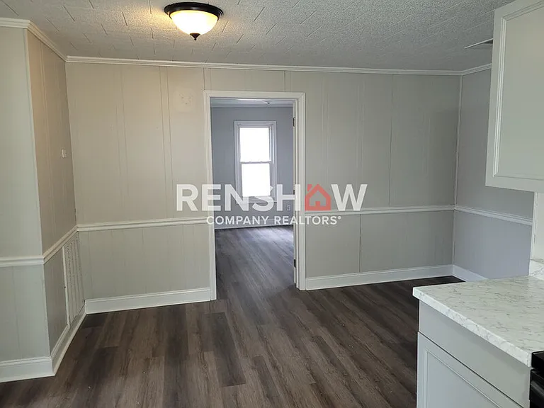 150 N Poplar St — Photo 15