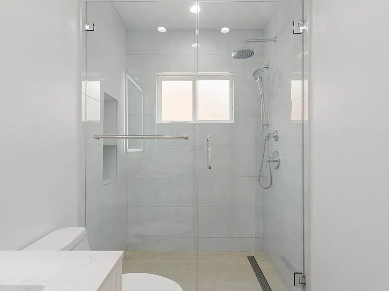 323 N Louise St #C — Photo 16