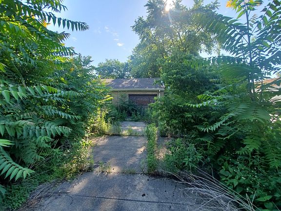 2nd image of 13119 Sheridan Ave