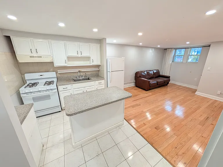 91 E 38th St #1 — Photo 10