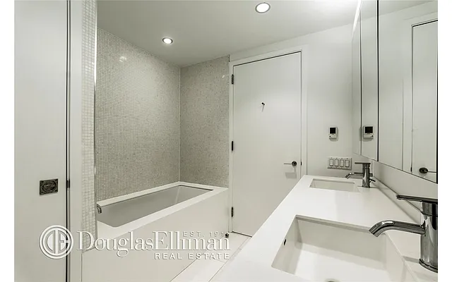 Rented by Douglas Elliman | media 21