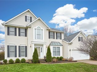 637 Redfield Ln, Akron, OH 44321