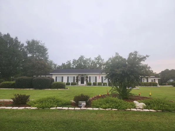 127 Collins St, Lyons, GA 30436