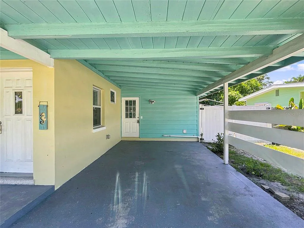 2 bed, 1.0 bath, 825 sqft, $1,950 — Photo 3