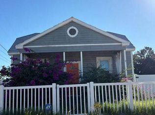 230 Hibiscus St, Tarpon Springs, FL 34689