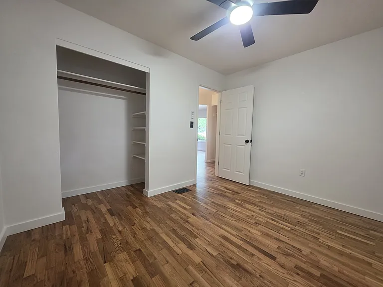 166 Draper St NE — Photo 15