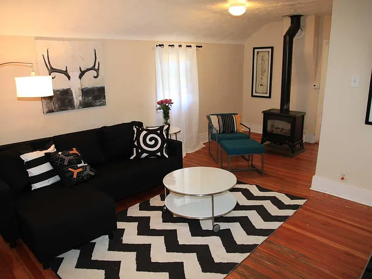 933 Spruce St #2 — Photo 3