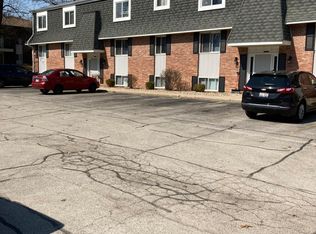 12225 N Woodcrest Dr #202, Dunlap, IL 61525