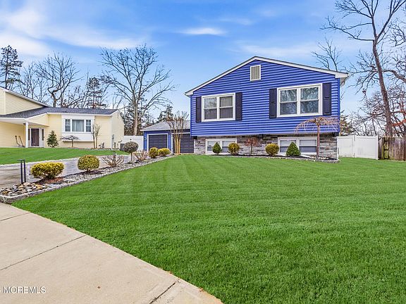 3rd image of 19 Silversmith Court