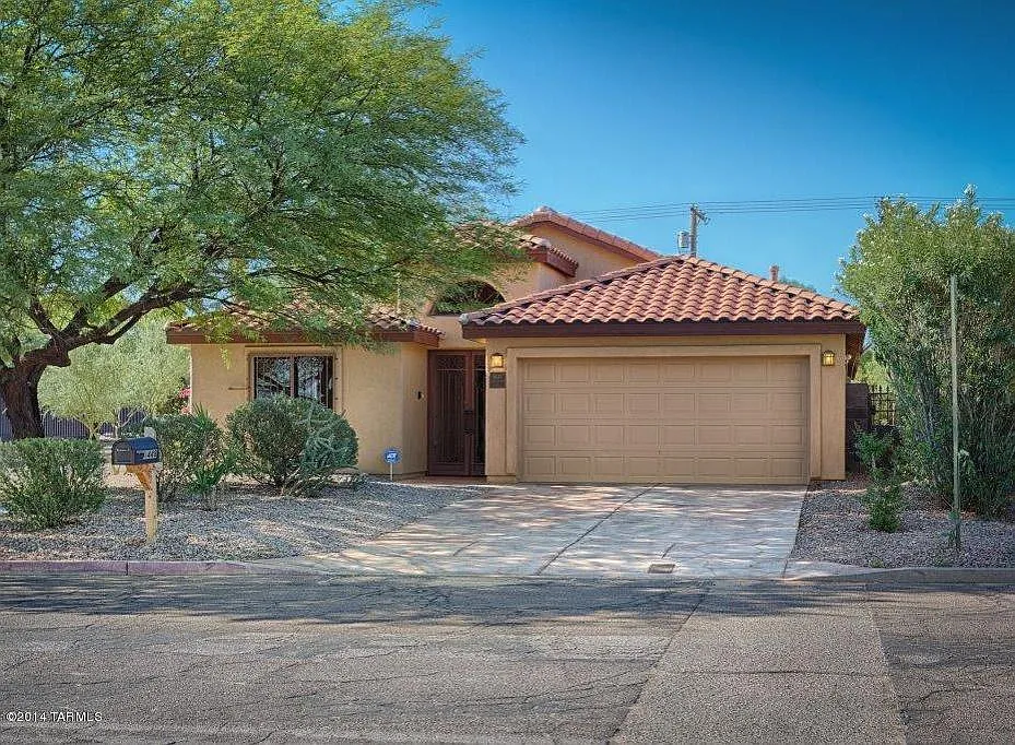 5 bed, 2348 sqft, $4,000 — Photo 2