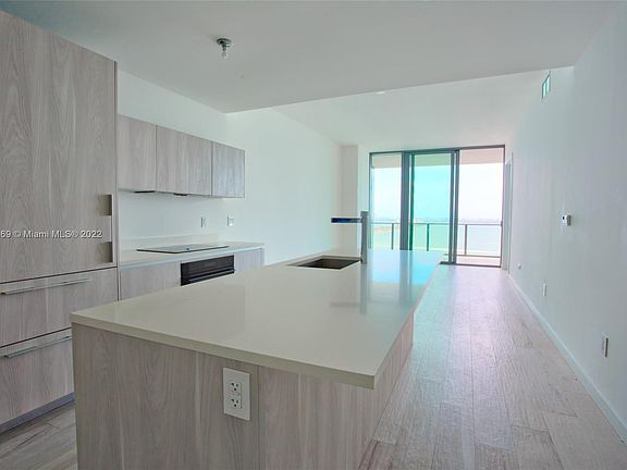 4th image of 480 NE 31st St Unit 2602