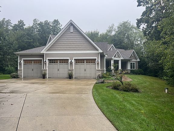 3rd image of 11119 Woodwind Ln