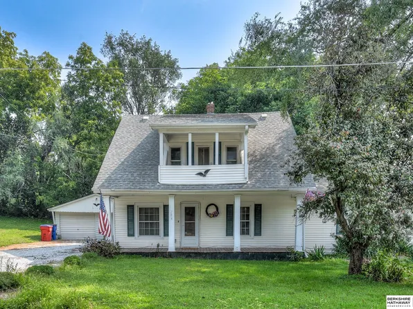 706 Walnut St, Louisville, NE 68037