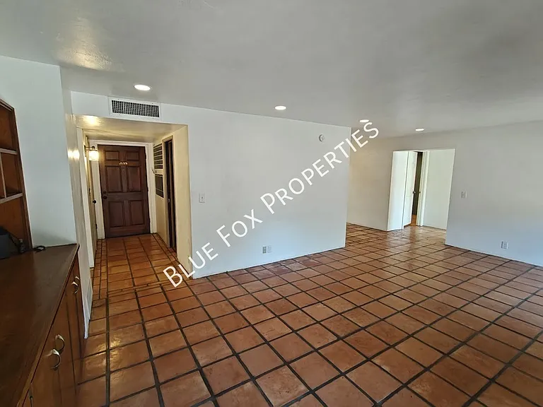 2781 W Calle Carapan — Photo 7